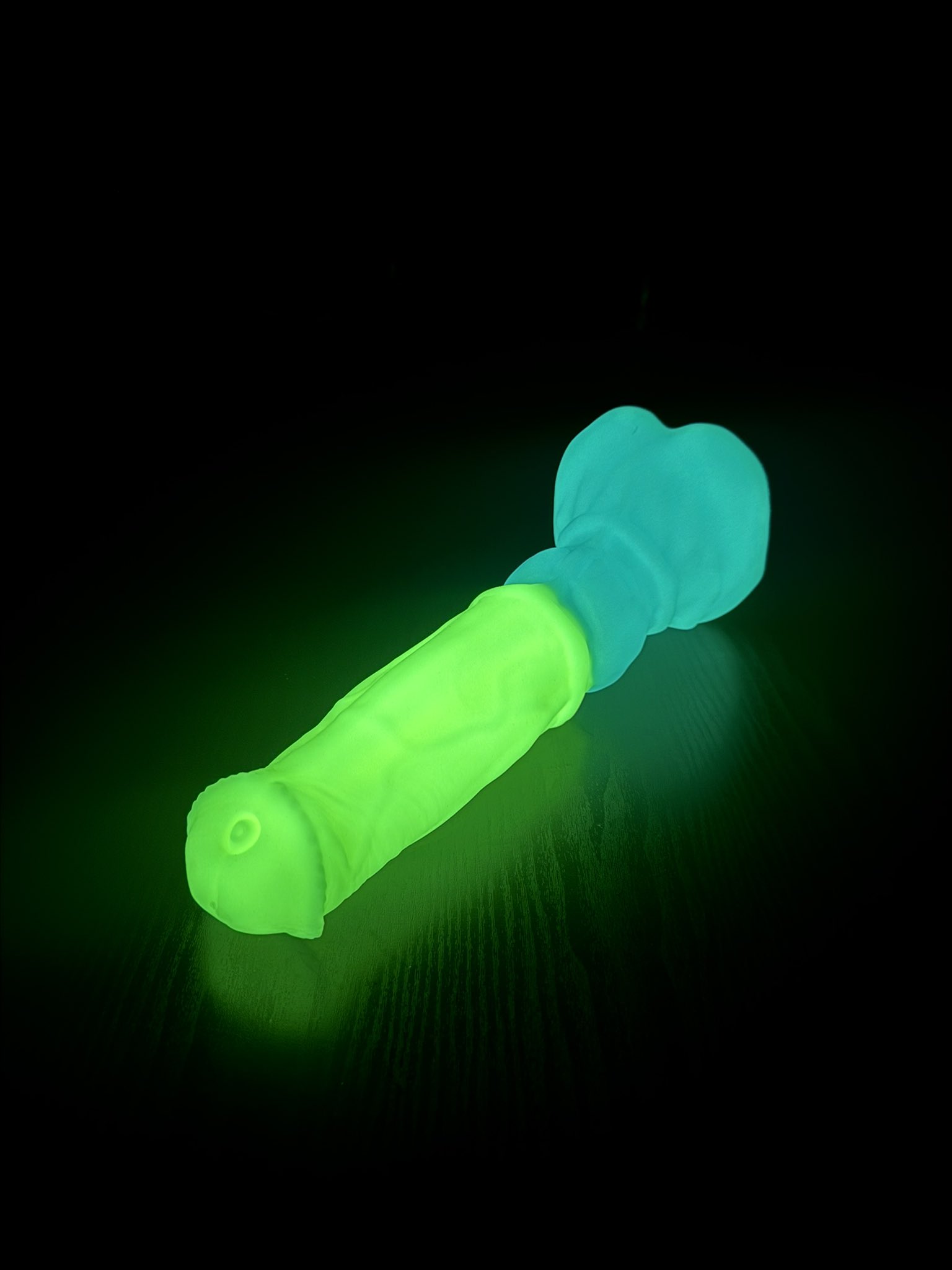 Equslupus gode cheval chien noeud phosphorescent