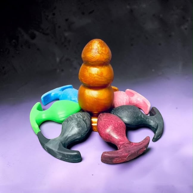 Plug Anal Play