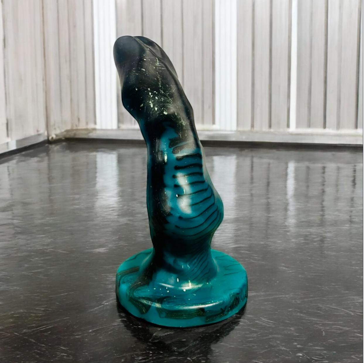 Gode Hentai Invader en silicone bleu canard métallisé – You & Me FrenchToys