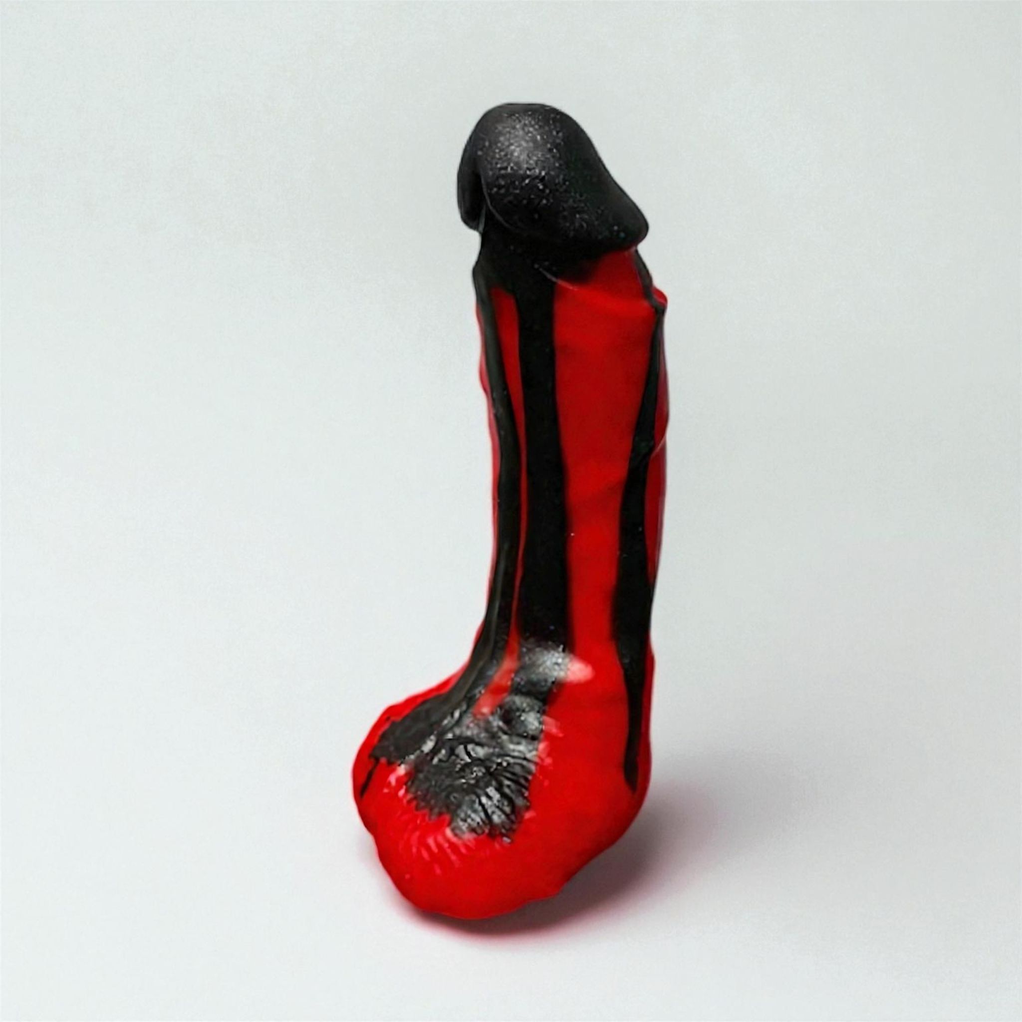 Gode Kamoulox en silicone bi-ton rouge et noir, vue de profil – You & Me FrenchToys